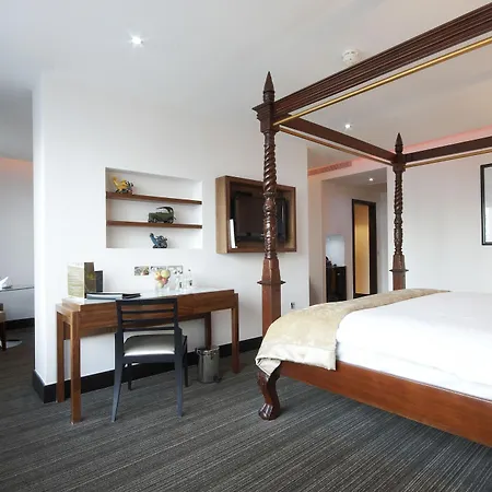 Hotell Rochestown Park & Leisure Centre 4*