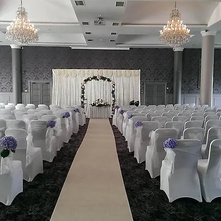 Rochestown Park & Leisure Centre 4*
