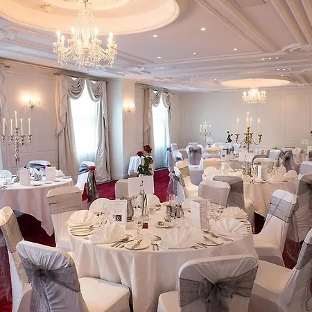 Rochestown Park & Leisure Centre Hotell