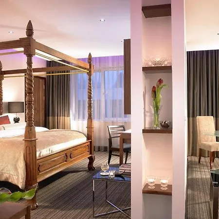Rochestown Park & Leisure Centre Hotell