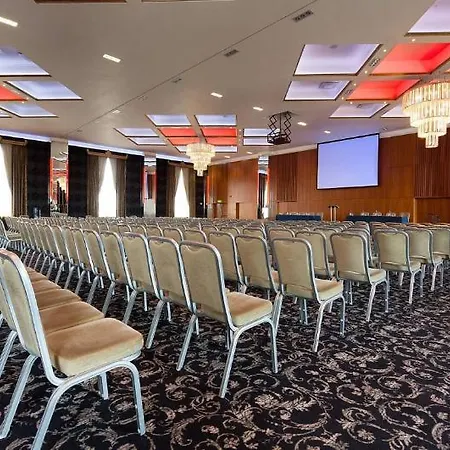 Rochestown Park & Leisure Centre Hotell