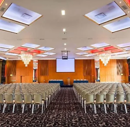Hotell Rochestown Park & Leisure Centre 4*